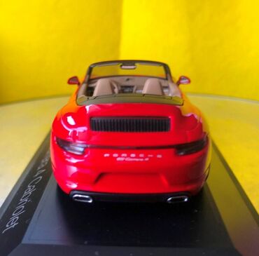 Avtomobil modelləri: Kolleksiya ücün avtomobil modeli Porsche 911 991 Carrera 4 cabriolet — 16