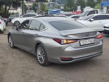лехсу: Lexus ES: 2022 г., Гибрид, Седан — 5