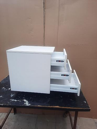 Ofis dəst mebeli: Ofis mebelləri dəsti Tərkib: - 1 ədəd qonaq/konfrans kreslosu — 7