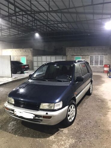 Mitsubishi: Mitsubishi Space Wagon: 1995 г., 2 л, Механика, Бензин, Минивэн