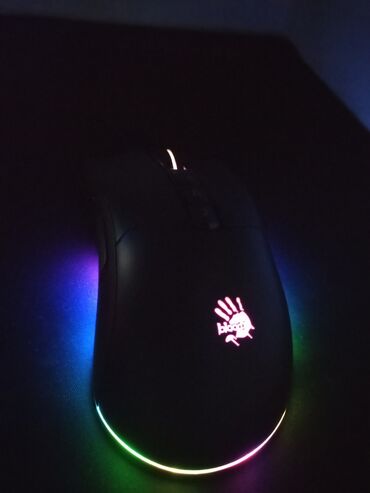 komputer ucuz: RGB işıqlı oyun siçanı Bloodyp90s Xüsusiyyətlər: - Bütün gövdəni