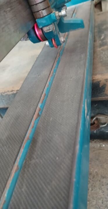 işlemiş qaplar: Kafel metlax kəsən, lazeri var üstündə. uzunu 1.43 cəmi, bir ay