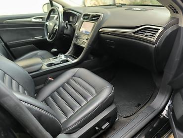 ford focus oluxana: Ford Fusion (Mondeo) sedan – qara rəng, 4 qapı, LED ön işıqlar və — 4