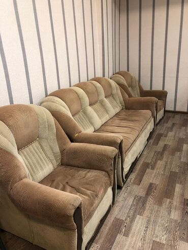 диван для прихожей банкетка в прихожую: Divan desti 70₼ satılır
Açılır baza yoxdur
Unvan saray

7997 zeyno♥️²⁰