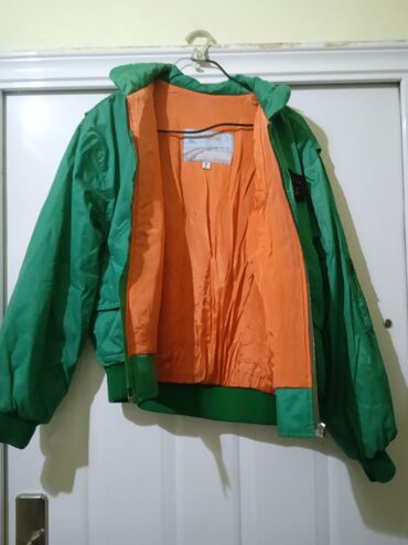 Jakne za prelazni period: Sirina ramena 54cm, sirina ledja 64cm, duzina rukava 60cm, duzina — 5