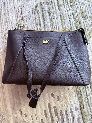 Сумка-тоут Michael Kors (логотип MK) - Материал: натуральная at lalafo.kg Сумка-тоут Michael Kors (логотип MK) - Материал: натуральная