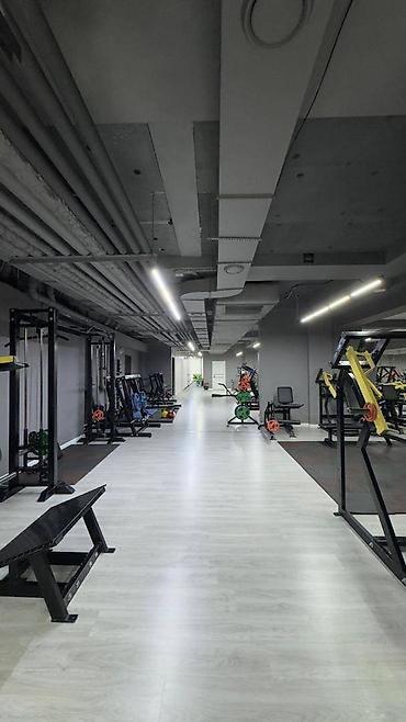 Башка коммерциялык кыймылсыз мүлктү сатуу: 🏢 ПРОДАЁТСЯ ГОТОВОЕ КОММЕРЧЕСКОЕ ПОМЕЩЕНИЕ 📍 Общая площадь: 392 м² + — 16