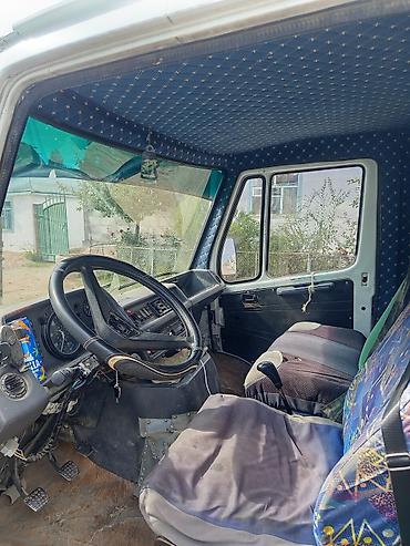 для грузовых автомобилей: Продаётся бортовой малотоннажный грузовик с тентованными/высокими — 4