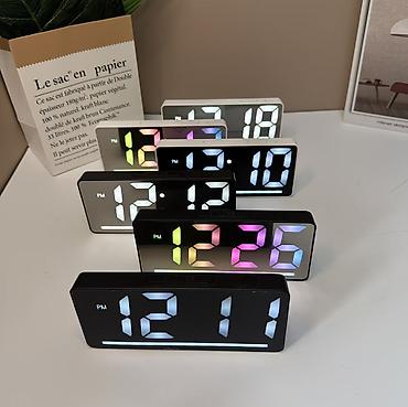 пялный лампа: Электронные настольные часы с большим LED-дисплеем в современном — 2