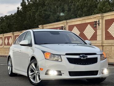 ford mustang qiyməti: Chevrolet Cruze: 1.4 l | 2014 il | 247000 km Sedan