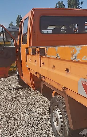 спринтер груза пассажир: Mercedes-Benz Sprinter грузовой бортовой, оранжевый. - Кабина — 2