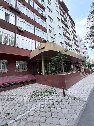 торговый помешение: Аренда офисов, 80 м², В жилом комплексе, 1 линия, С отдельным входом, С отдельным сан узлом — 2