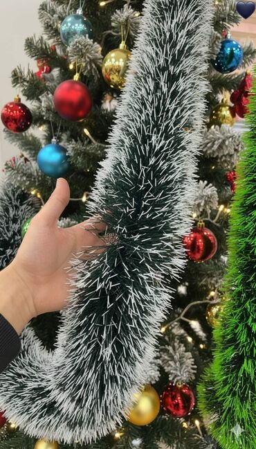 Yeni il ağacları: LED işıqlı Yeni il ağacı – payetli bəzəklərlə - Realistik iynəyarpaq — 23