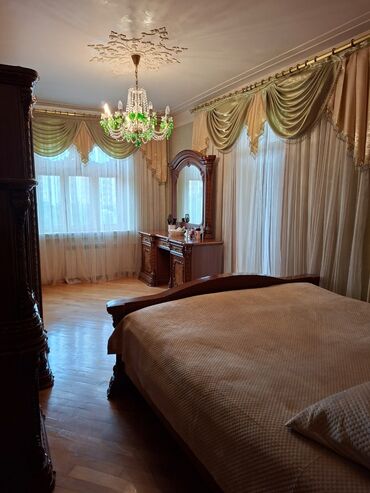 Təmir işləri: Təsviri: Klassik üslubda tam təmirli mənzil interyeri - Geniş dəhliz — 6