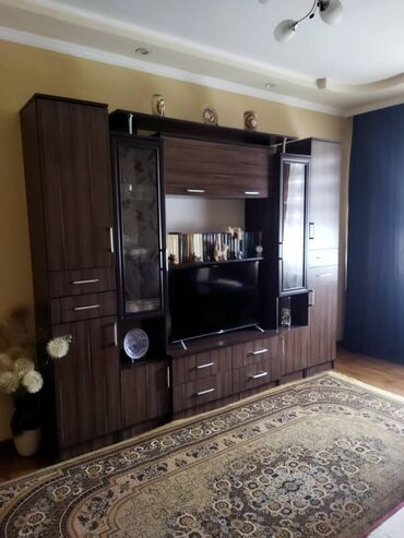 сдаю квартиру молодая гвардия: Продается 3 - ком КВ, кирпичный дом, 4/4, светлая, теплая, уютна