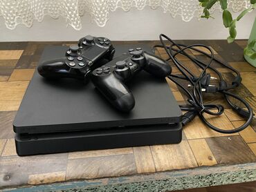 подставка для домашнего телефона: Продаю PlayStation 4 Slim (Black) Комплектация: 	•	Консоль PS4 Slim