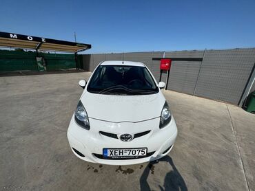 Οχήματα: Toyota Aygo: 1 l. | 2011 έ. Χάτσμπακ