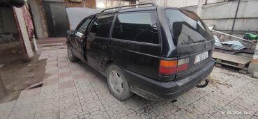 продаю пассат: Volkswagen Passat: 1990 г., 1.8 л, Механика, Бензин, Универсал