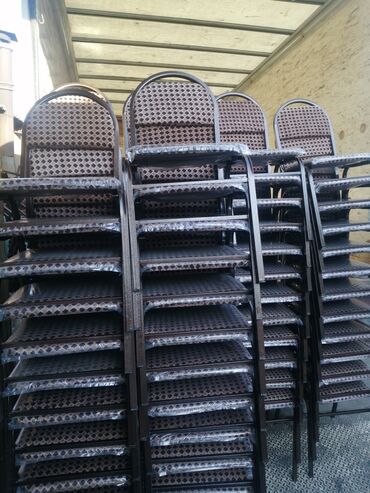 Restoran mebeli: Stullar 13m başlayir.modelə görə qiymət dəyişir keyfiyyətə görə — 19