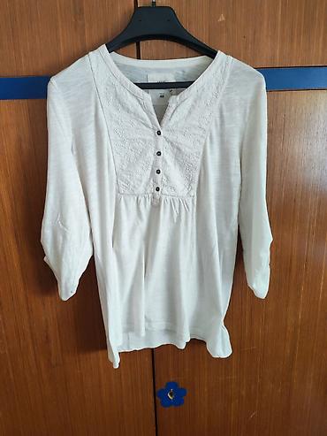 rumenilo: Ženska bluzica H&M, bela, lagana i vazdušasta. - Model sa blagim — 1