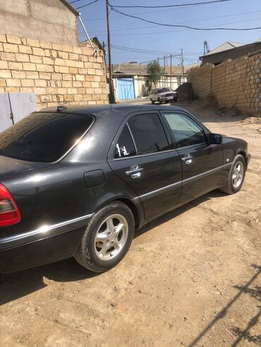 Mercedes-Benz: Mercedes-Benz 190: 1.8 l | 1998 il Sedan