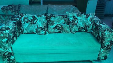 диваны куплю: Диван-кровать, цвет - Бежевый, Новый