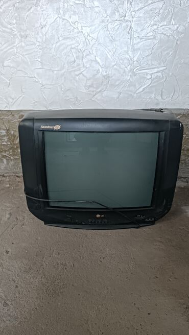 телевизоры б: Продаю б\у цветной телевизор в рабочем состоянии без пульта. отдам за
