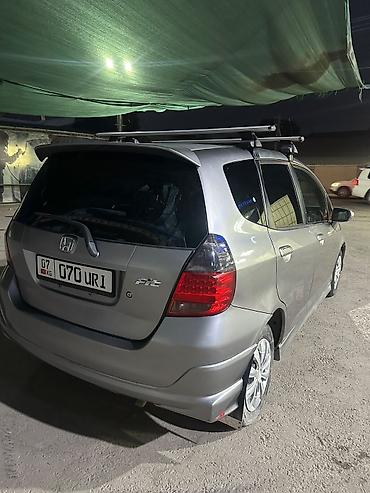 четырка цена: Honda Fit: 2004 г., 1.3 л, Автомат, Бензин, Хэтчбэк — 3