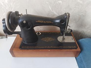 İncəsənət və kolleksiyalar: Mexanik tikiş maşını – klassik, əl qolu ilə işləyən model - Korpus — 6