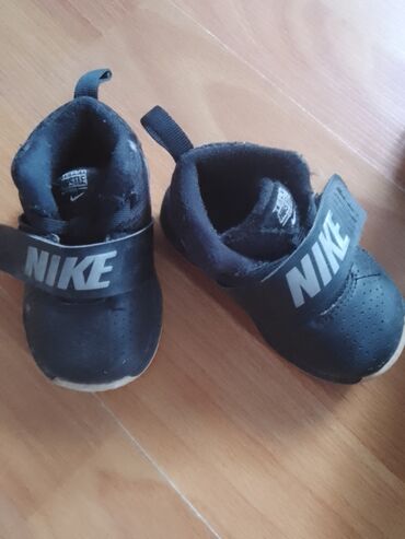 brojevi obuće za bebe: Nike, 19