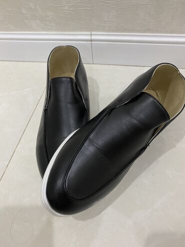 высокие мужские туфли: Qara slip-on kişi ayaqqabısı - Model: slip-on (bağsız), gündəlik və