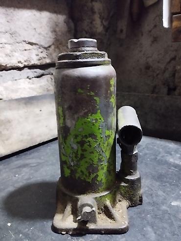 traktor mini: Hidravlik “butulka” tipli domkrat - Tip: Şaquli (bottle jack) — 1