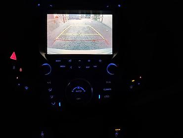 i40: Hyundai i40: 2 l | 2012 il Sedan — 4