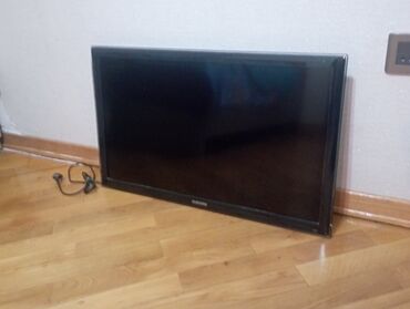 Телевизоры: Б/у Телевизор Samsung Led 82" HD (1366x768)