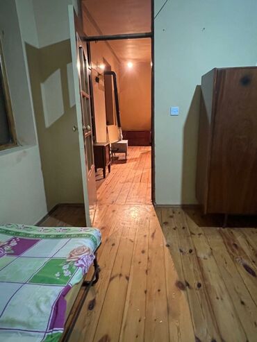 Uzunmüddətli kirayə mənzillər: Kirayə verilən mebel ilə təchiz olunmuş mənzil - Plan: geniş zal və 2 — 3