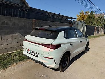 320: BYD E2: 2022 г., 7 л, Робот, Электромобиль, Хэтчбэк — 2