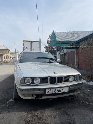 чехол bmw: BMW 5 series: 1988 г., 2 л, Механика, Бензин