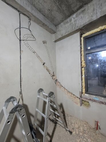 Установка кондиционеров: Установка кондиционеров. Прокладка коммуникаций ( труб ) на стадии — 12