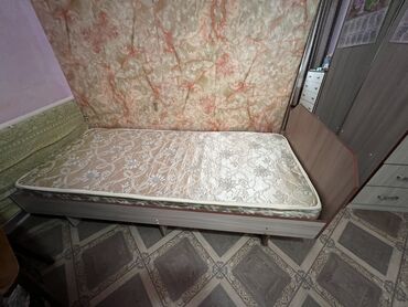 модульная мебель: Односпальная Кровать, Б/у