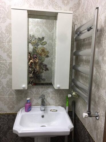 Uzunmüddətli kirayə mənzillər: Xırdalanda rəddlarda 10 mertebeli binanın 5-ci mərtəbəsində yerləşən — 18