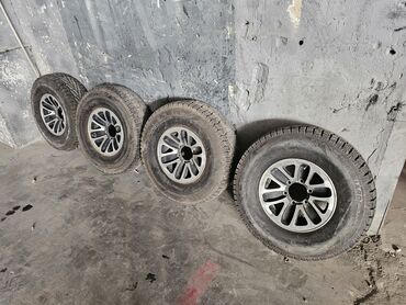 зимние шины на ниву 21214: Колеса в сборе R 15, Зимняя шипованная, Б/у, Комплект, Легковые, Литые, отверстий - 5