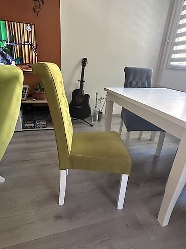 Stolice: Prodajem moderan trpezarijski set koji čine sto i 6 stolica. Sto je — 5