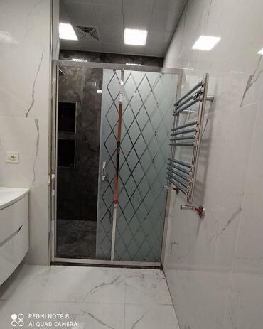 Duş kabinaları, arakəsmələr: Yeni Arakəsmə, Pulsuz çatdırılma — 30