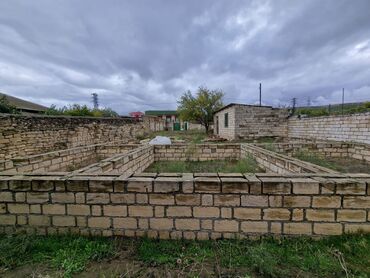 Həyət evləri və villaların satışı: Hasarlı daş hasarlı həyət evi və torpaq sahəsi - Dörd tərəfi hündür — 4