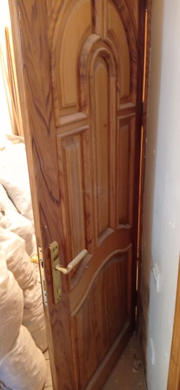 Darvazalar və aksesuarlar: Məhsul: Taxta otaq qapısı (şüşəli model) şüşeli 3 ədəd şüşəsizdən 3