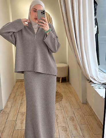 одежда для беременных женщин: Костюм-двойка в стиле modestwear: вязаный свитшот на молнии + длинная — 1