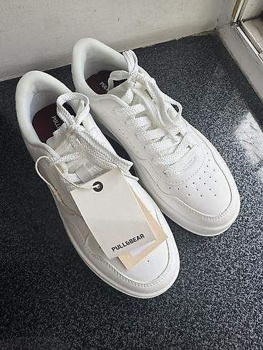 pull and: Кроссовки, 35, PULL&BEAR, Новый, цвет - Белый, Платная доставка, Самовывоз, Бесплатная доставка — 4