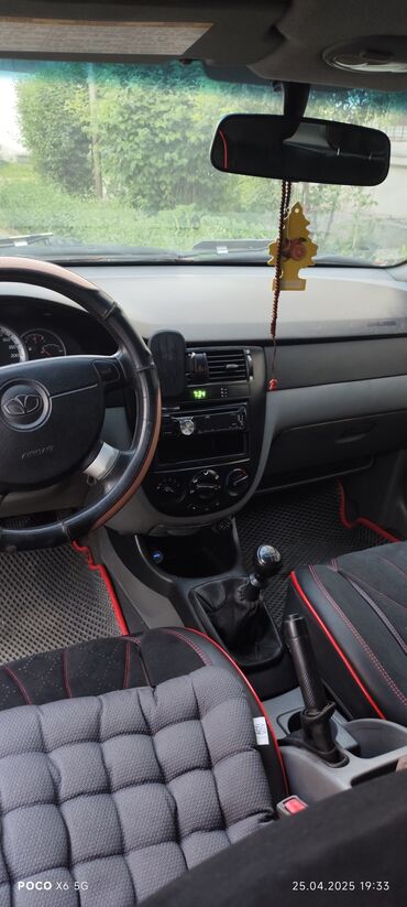 Daewoo: Daewoo Nubira: 2004 г., 1.6 л, Механика, Бензин, Седан
