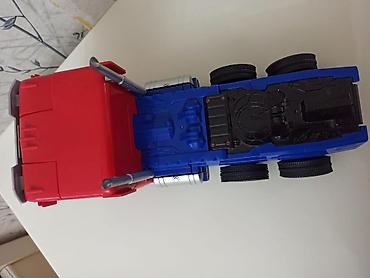 barmaq oyuncaq: Transformers – Optimus Prime çevrilən yük maşını oyuncağı - Model — 2