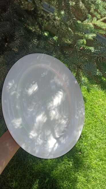 Другая посуда: Овальные тарелки большие. Набор.
Колличество:10-штук
цена:250сом/штука